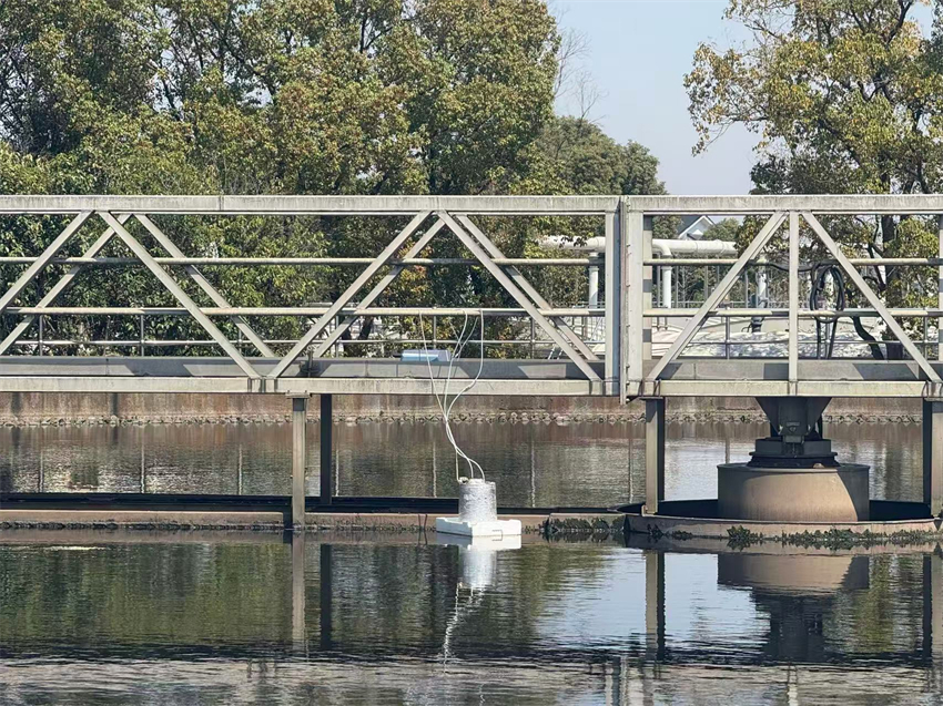 便攜式氧化亞氮檢測(cè)儀在污水處理廠二沉池的應(yīng)用.jpg